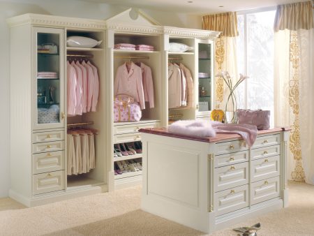 Style Up Your Home: Design A Beautiful Dressing Room