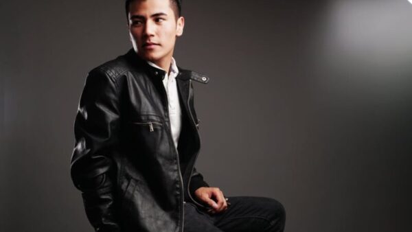 Are you set on buying a new leather jacket but aren't sure how best to style it? If so, here are 7 men's fashion tips to make your jacket work for you.