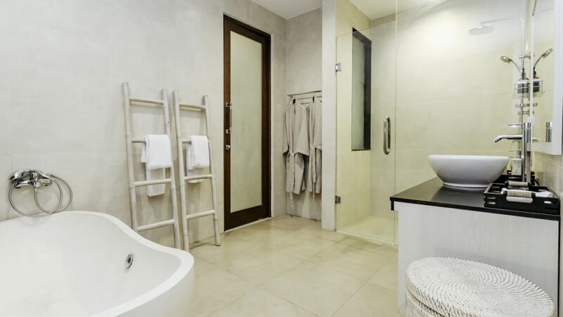 Decorating ideas to make your bathroom look chicer and more luxurious