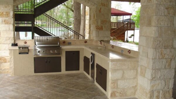 outdoor kitchen