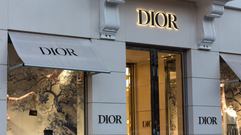 Dior storefront image